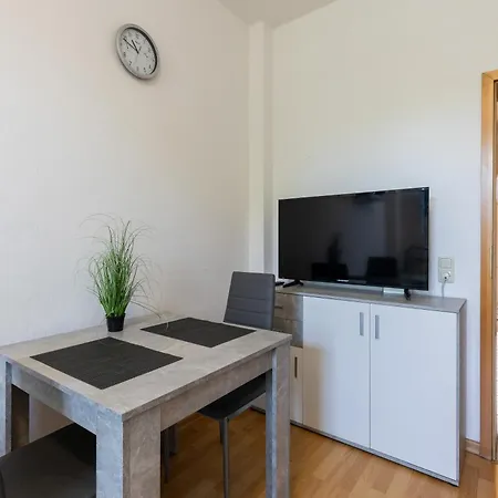 Flex Aparts - Moeblierte 2-raum In *